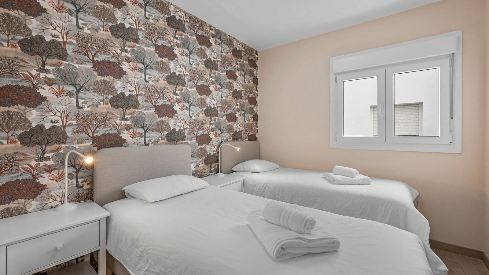 Two bedroom apartment in Estepona Gardens 7