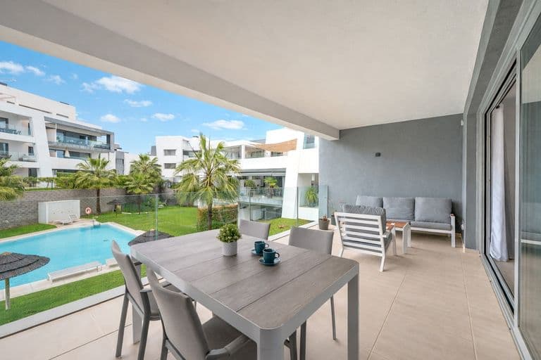 Spacious Garden Apartment with Balcony by Caseo 34