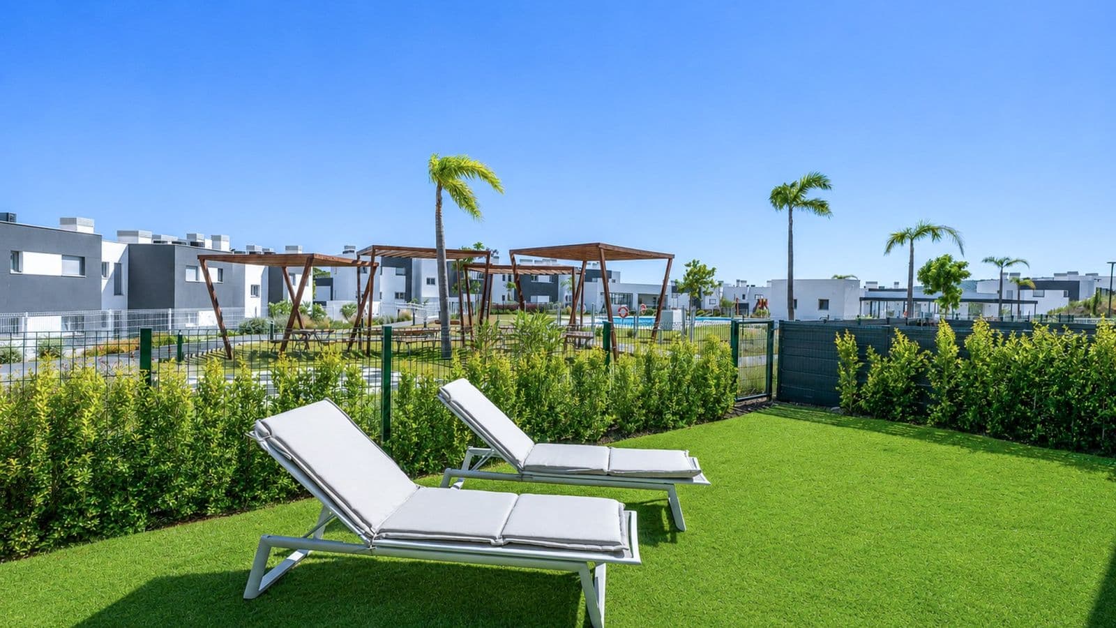 Stylish apartment with garden and sea views 14