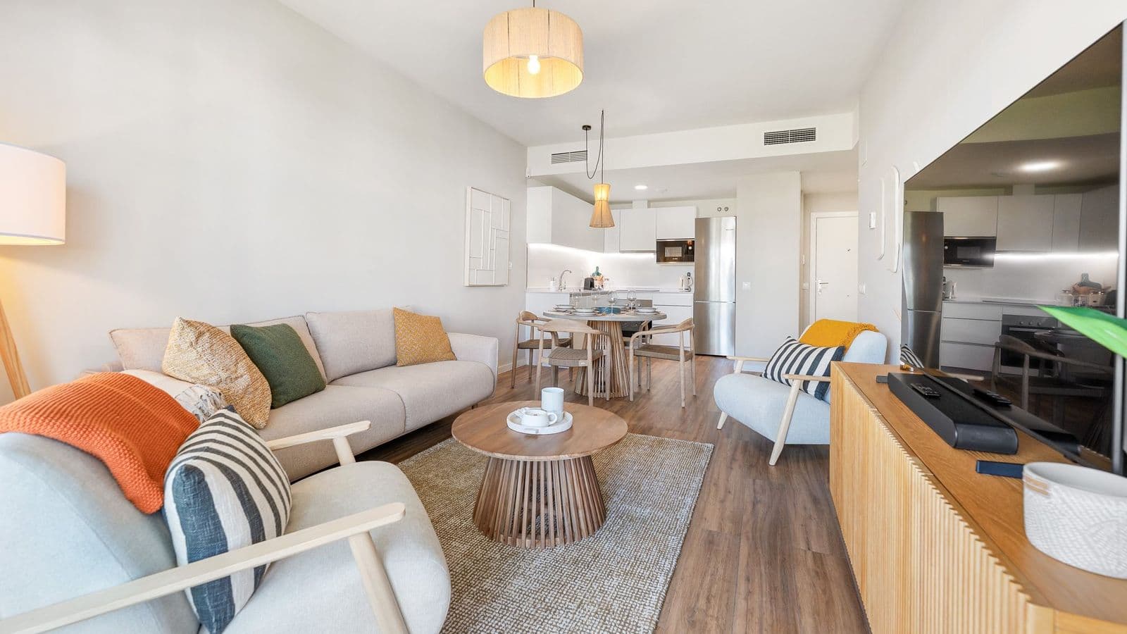Stylish apartment with garden and sea views 23