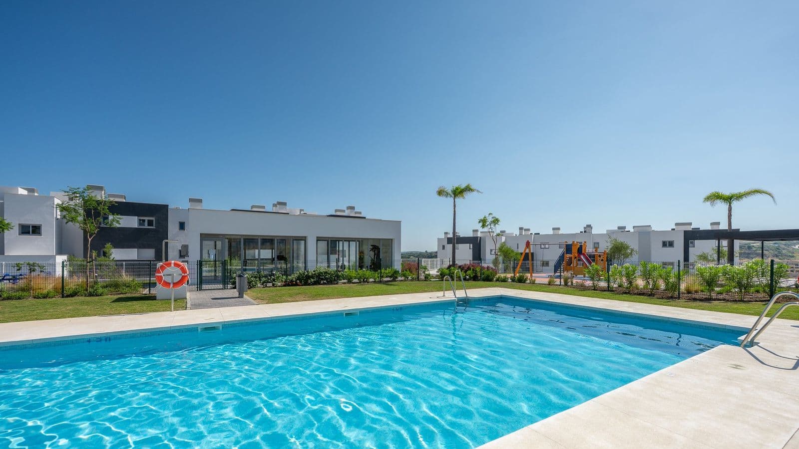 Stylish apartment with garden and sea views 25